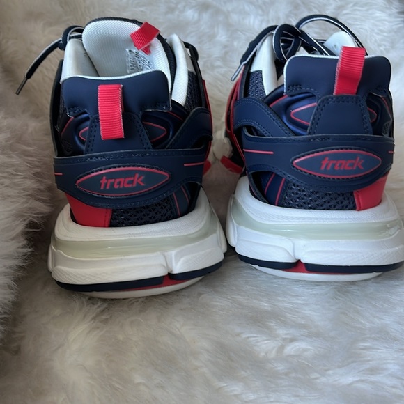 Balenciaga Track Led Sneakers - Picture 5 of 6